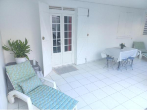 Appartement de 2 chambres avec terrasse et wifi a Sainte Rose